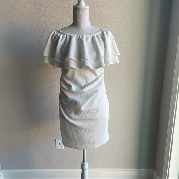 LA CLEF Maternity White, Off the shoulder ruffled top w/ruche sides, Size S - Picture 2 of 6